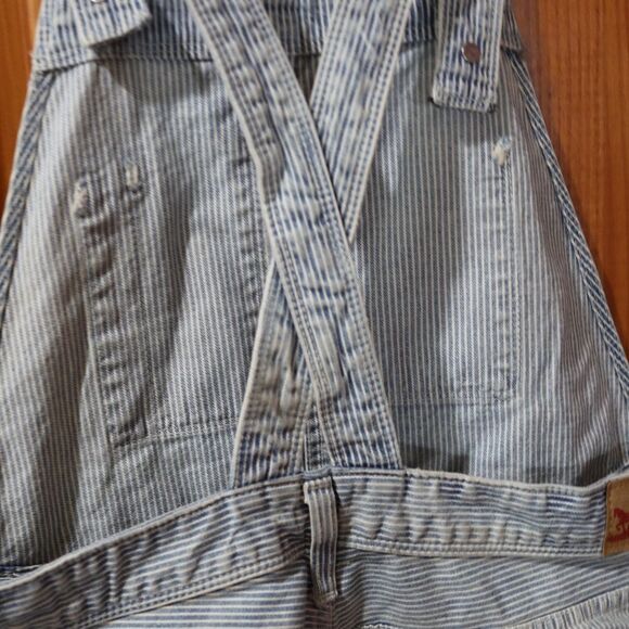 Levi’s Hickory Stripe Shortalls Overalls Crisscross Straps Juniors 13 NWT - Picture 6 of 16
